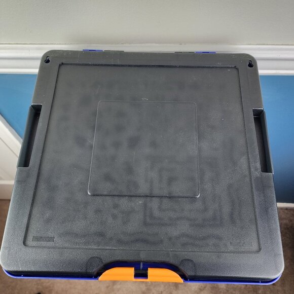 Fiskars ScrapBoss Embossing System 12x12 Scrapbooking - Picture 4 of 7